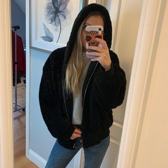 Black fur coat - Picture 2 of 4